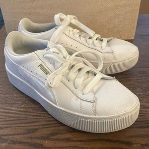 White Platform Pumas Sneakers 🤍